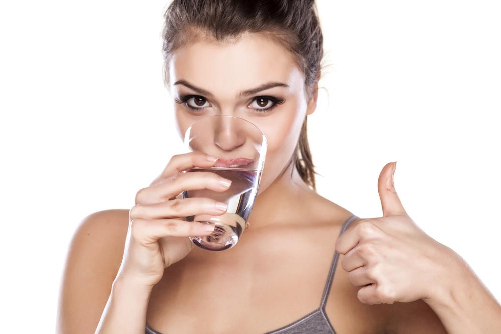 4 razones para beber más H2O